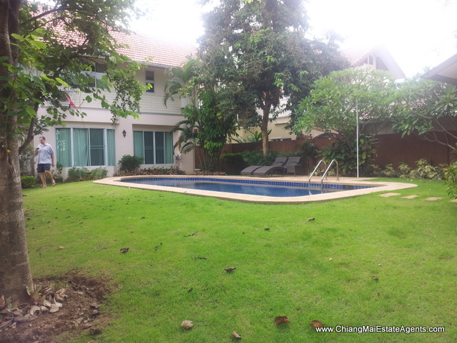 House for rent with swiming pool.