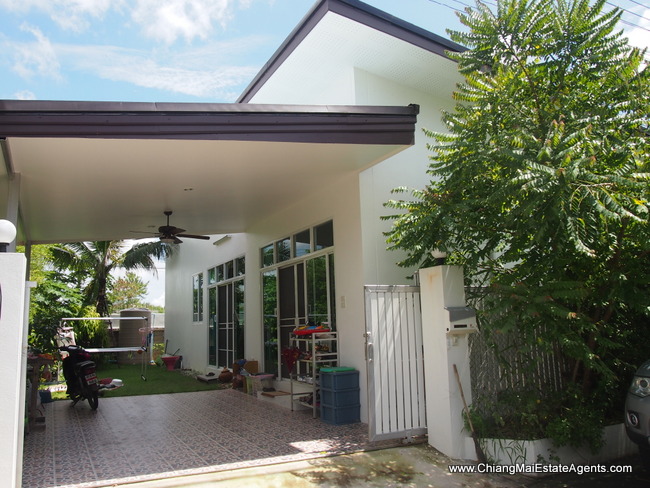 Comfortable 3 Bedroom Bungalow in Hang Dong