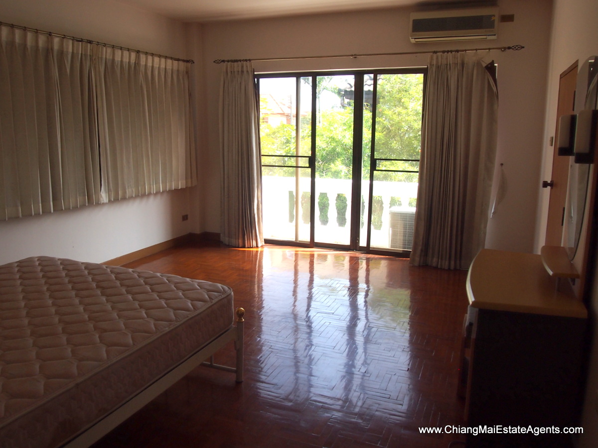 Large 3 Bedroom Home for Sale in Moo Baan Nai Fun