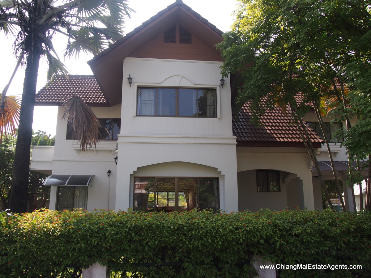 Large 3 Bedroom Home for Sale in Moo Baan Nai Fun