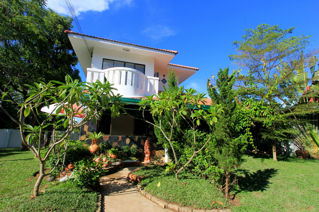 4 Bedroom Home Near Bo Sang