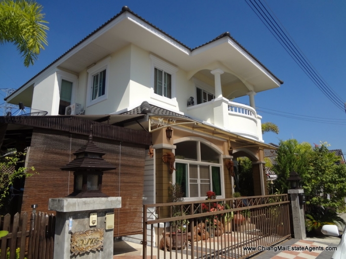 Comfortable Furnished House For Sale in Thareena