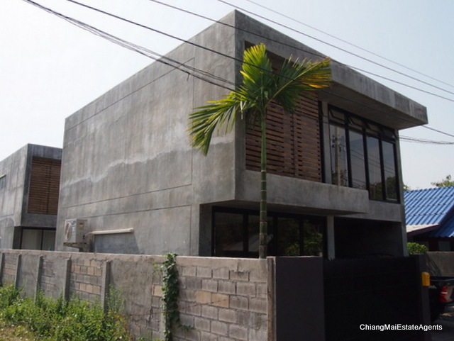 Modern Home for Sale with 3 Bedrooms/4 Bathrooms/1 Office