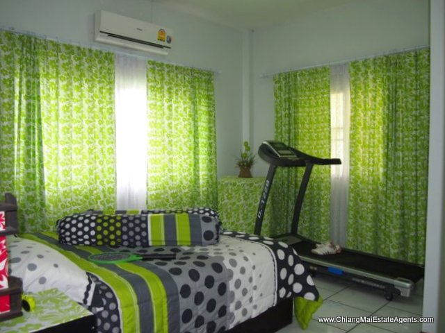 Unique 3 Bedroom House with Swimming Pool