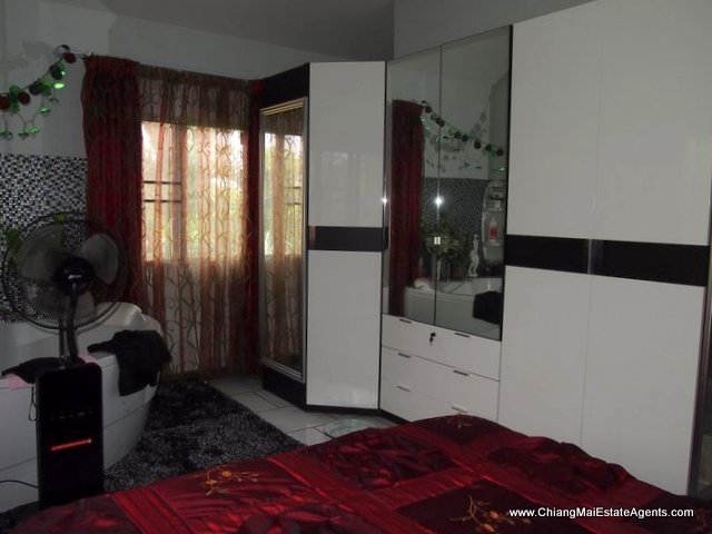 Unique 3 Bedroom House with Swimming Pool
