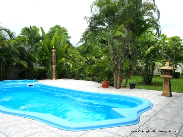 Unique 3 Bedroom House with Swimming Pool