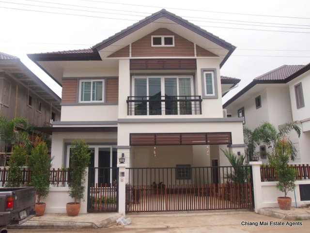 Beautiful Modern Style House in the City