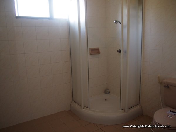 Beautiful 4 Bedroom Home in Moo Baan Nai Fun